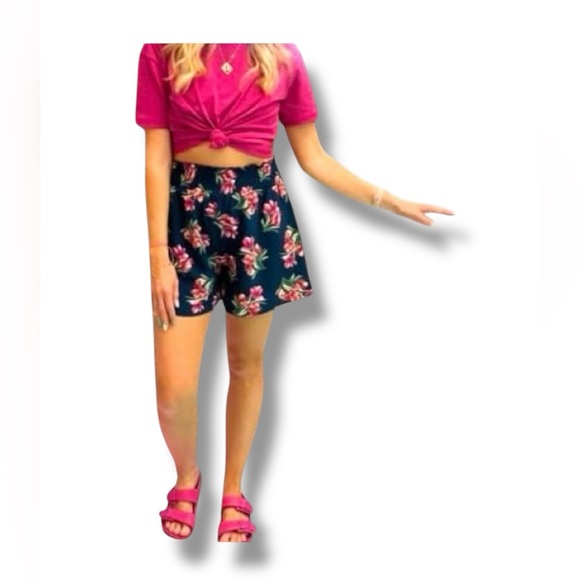 LuLaRoe Pants - NWT - LuLaRoe Yvett Smocked Waist Shorts